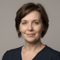 Портрет Елены К., эксперта аналитического агентства АтРИнфо по вопросам военного потенциала Северной Кореи